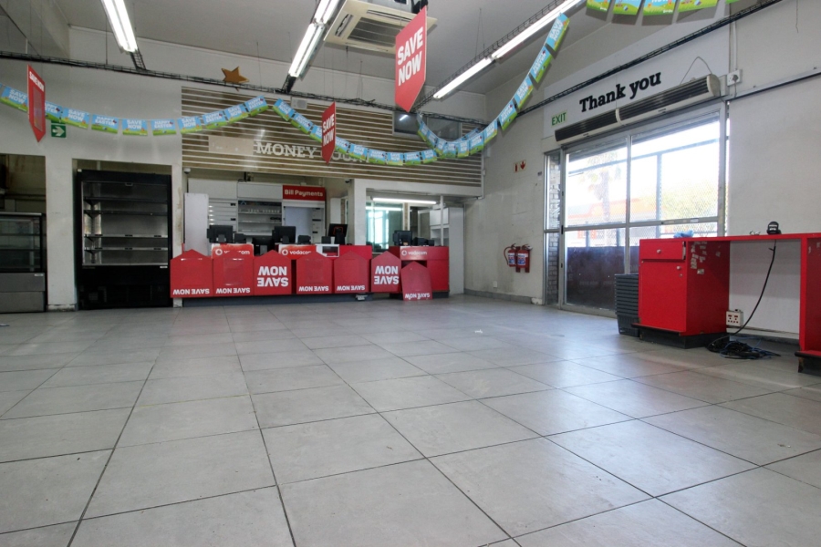 Commercial Property for Sale in Tuscany Glen Western Cape